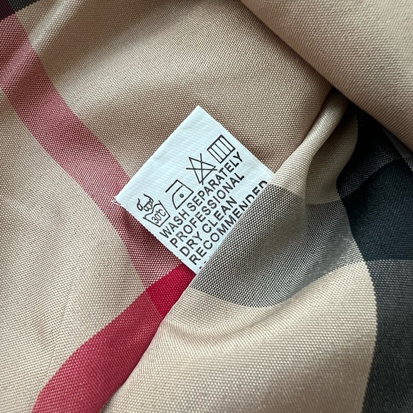Burberry Kids Beige Raincoat with Plaid Trim - Picture 10 of 10